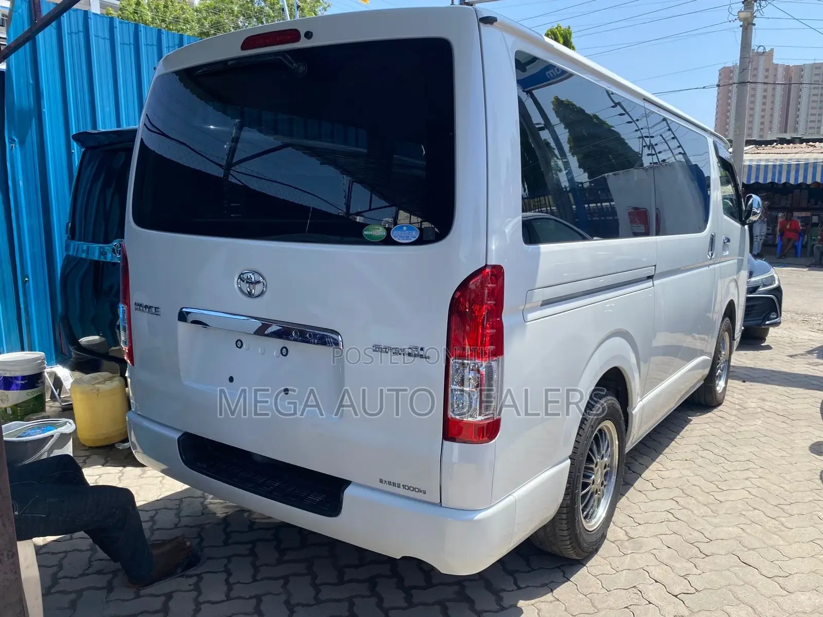 Toyota HiAce 2018 White