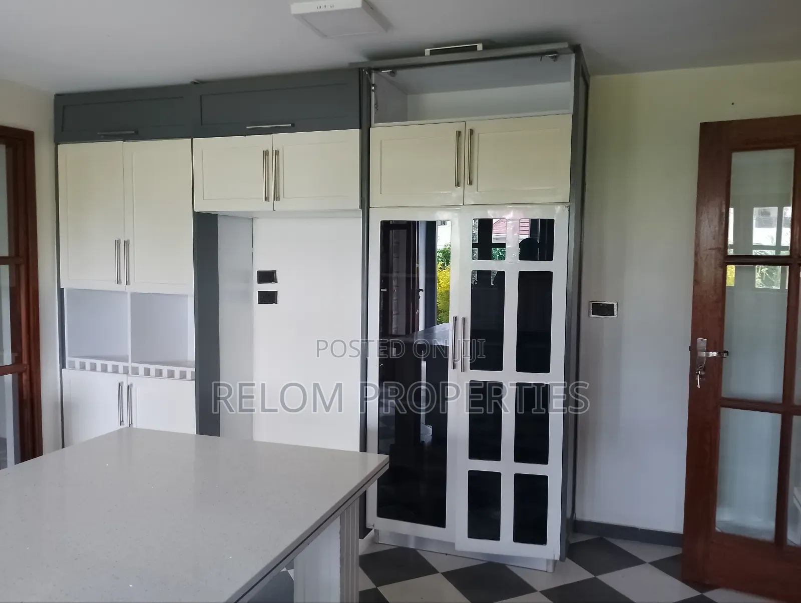 7bdrm Mansion in Karen for rent
