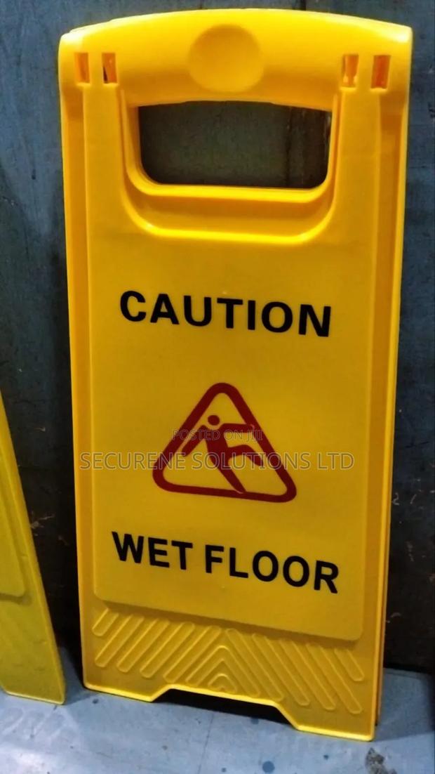 Caution Wet Floor Sign. - thumbnail 2