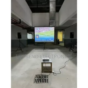 Portable 150×150 Tripod Screen — Simple Setup, Sharp Projection