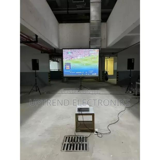 Portable 150×150 Tripod Screen — Simple Setup, Sharp Projection - thumbnail 2