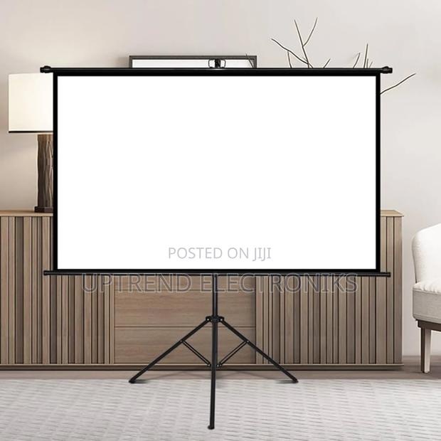 Portable 150×150 Tripod Screen — Simple Setup, Sharp Projection - main view