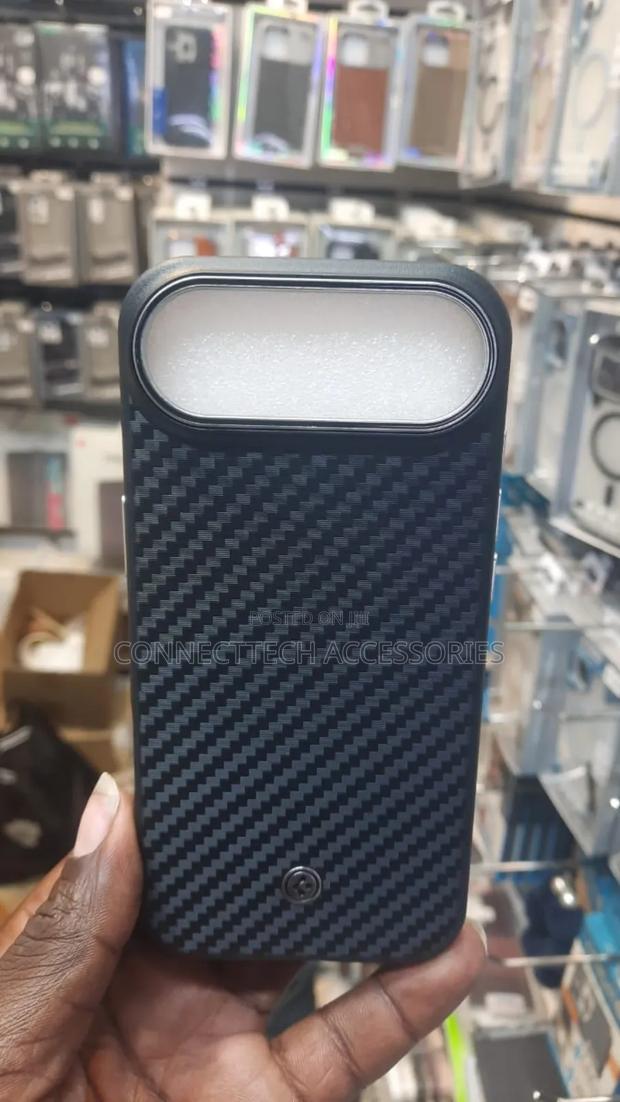 iPhone Air Spigen Enzo Aramid Case - thumbnail 3