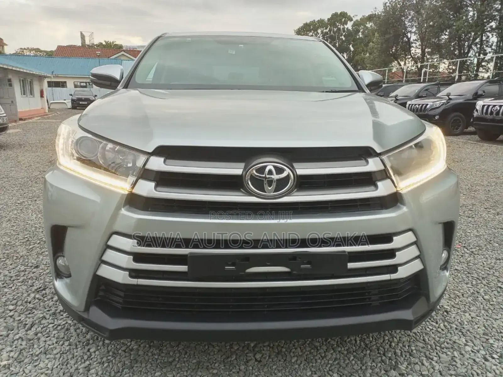 Toyota Kluger 2017 Silver