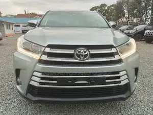 Toyota Kluger 2017 Silver