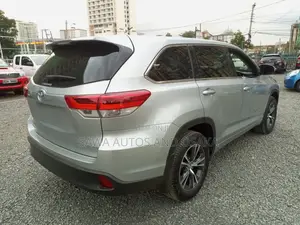 Toyota Kluger 2017 Silver