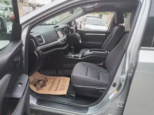 Toyota Kluger 2017 Silver