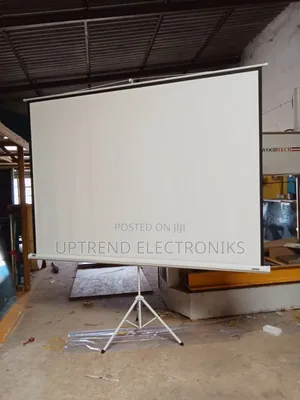 Massive 240×240 Tripod Screen — Built for Large Audiences
