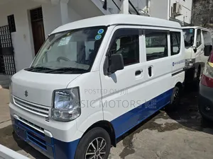 Suzuki Every 2019 White