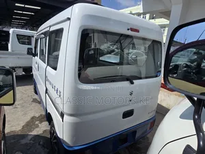 Suzuki Every 2019 White