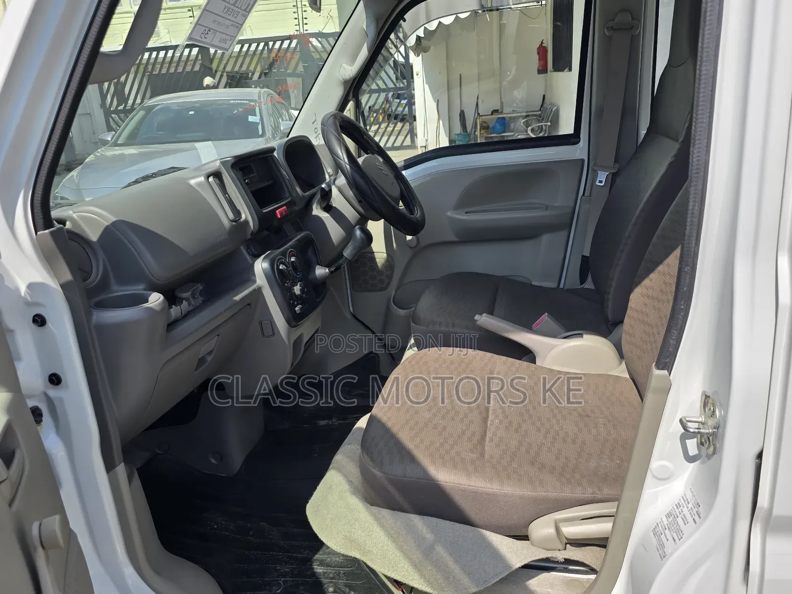 Suzuki Every 2019 White