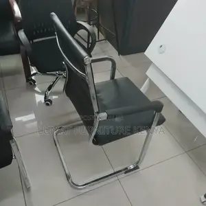 Leather Modern Guest/Boardroom Chair