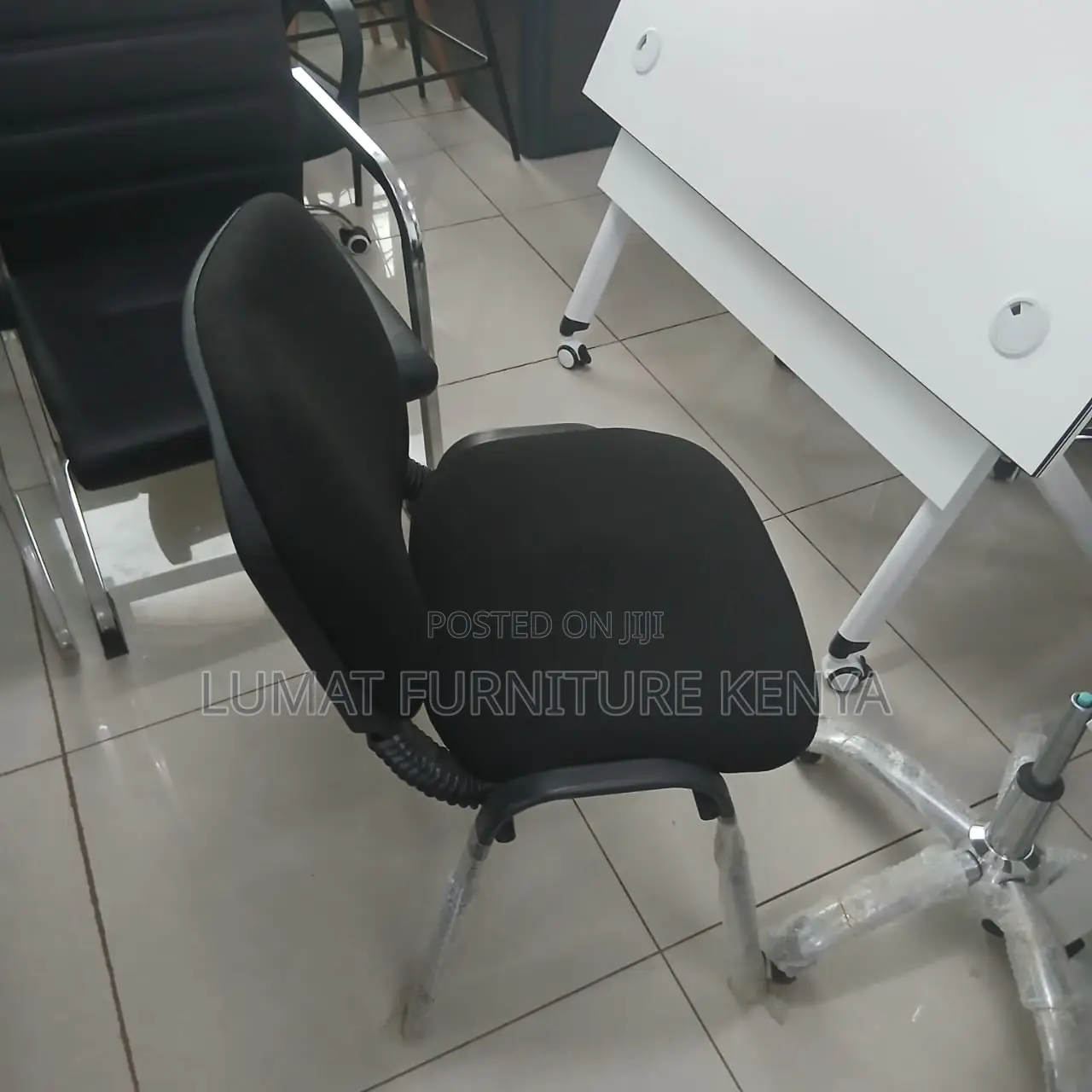 Tosca Modern Stockable Guest Chair