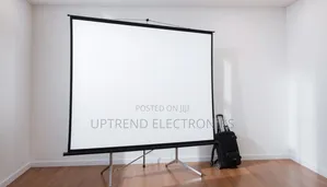 Massive 200×200cm Tripod Screen — Crystal Clear for Large Audiences