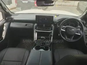 Toyota Land Cruiser 2023 White