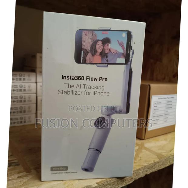 Insta360 Flow Pro - Foldable Ai Phone Gimbal