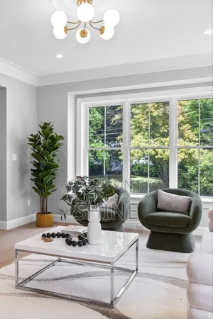 6 Hold Ceiling Light
