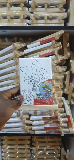 Drawing Canvas 10 by 15 Cm With Stand Acrylic Pains