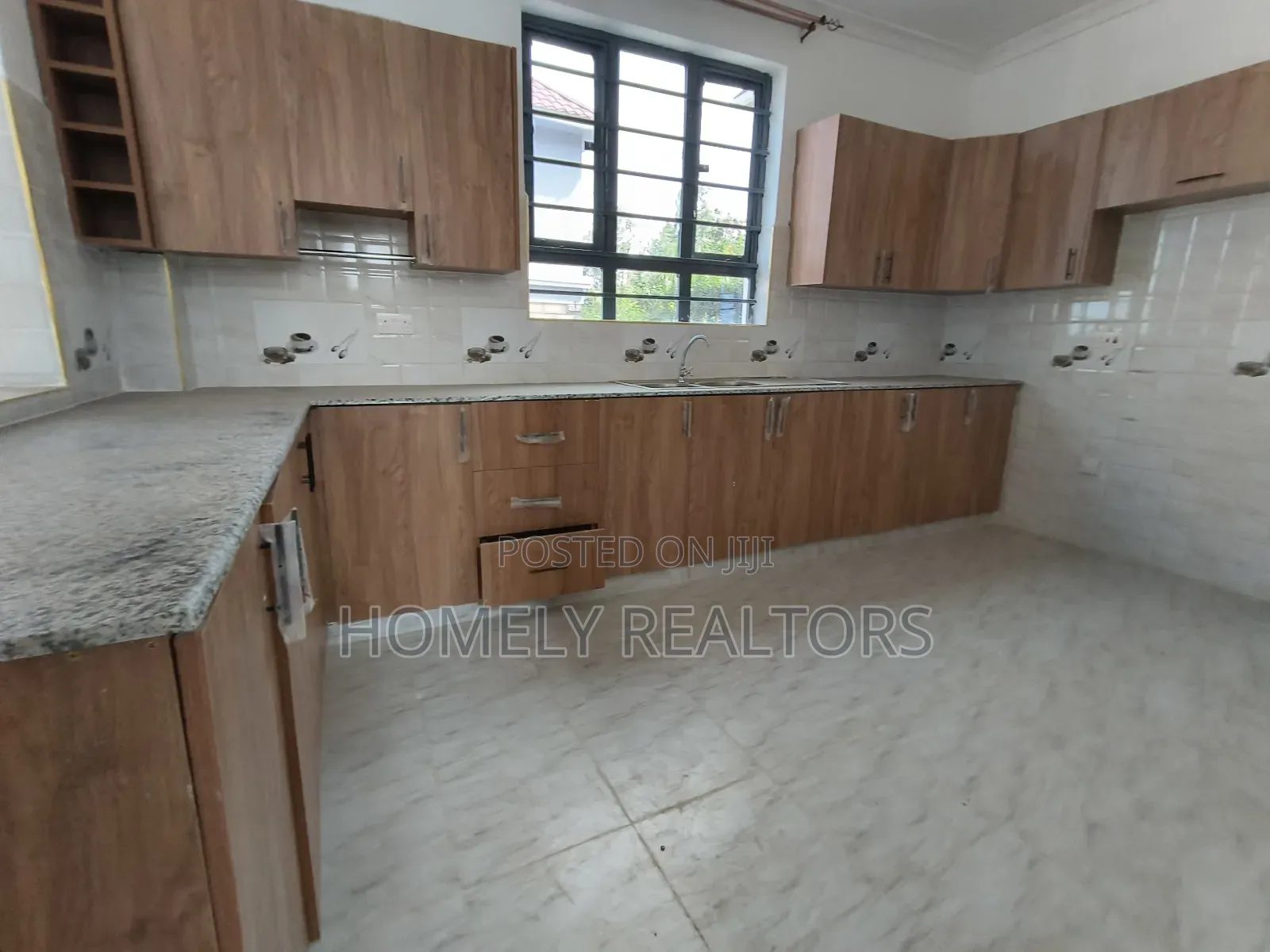 5bdrm Maisonette in Nkoroi, Ongata Rongai for sale