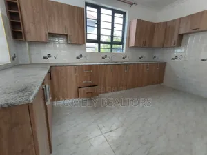 5bdrm Maisonette in Nkoroi, Ongata Rongai for sale