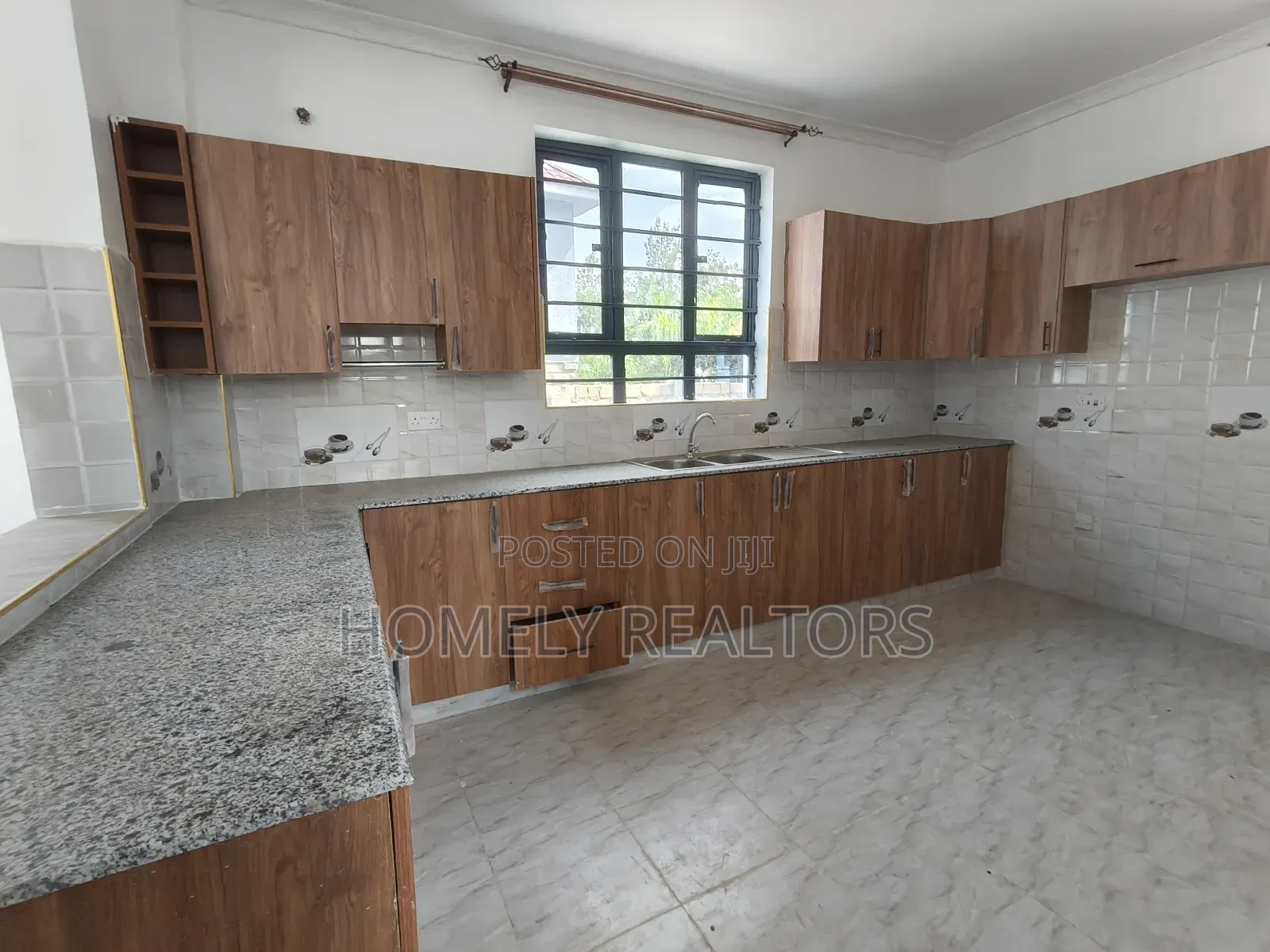 5bdrm Maisonette in Nkoroi, Ongata Rongai for sale