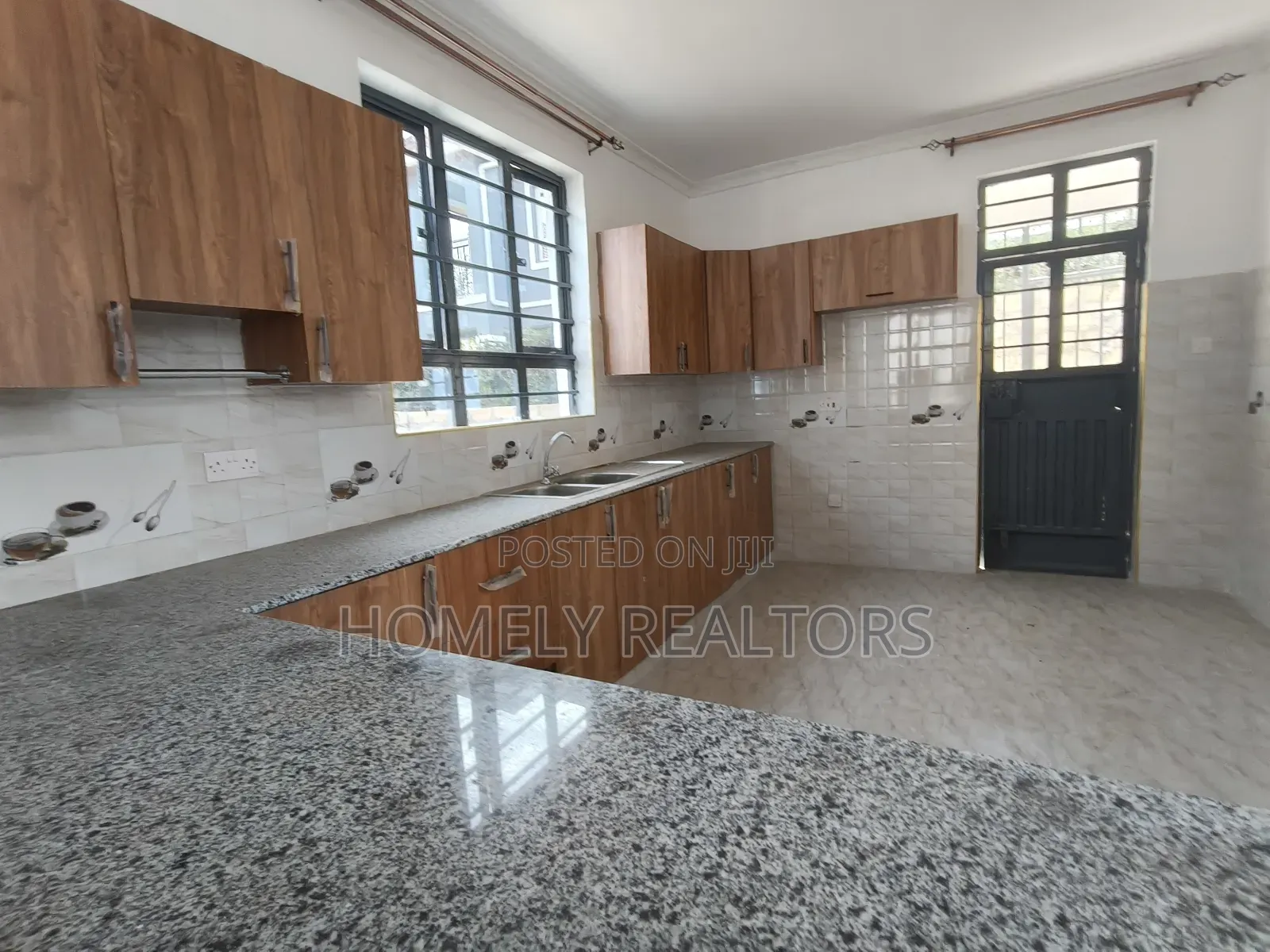 5bdrm Maisonette in Nkoroi, Ongata Rongai for sale