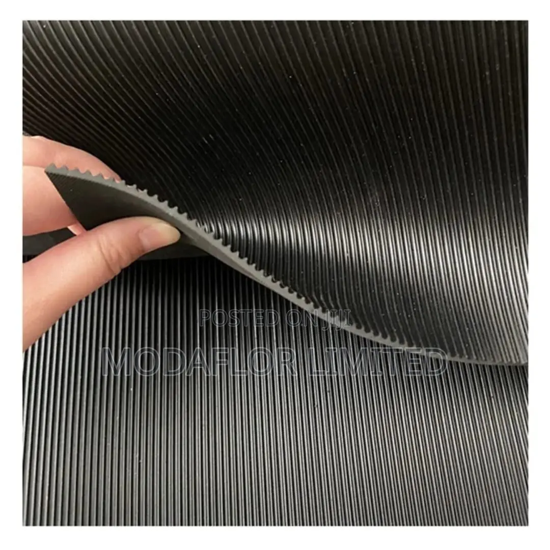 Strong Ribbed Rubber Mat for High Traffic