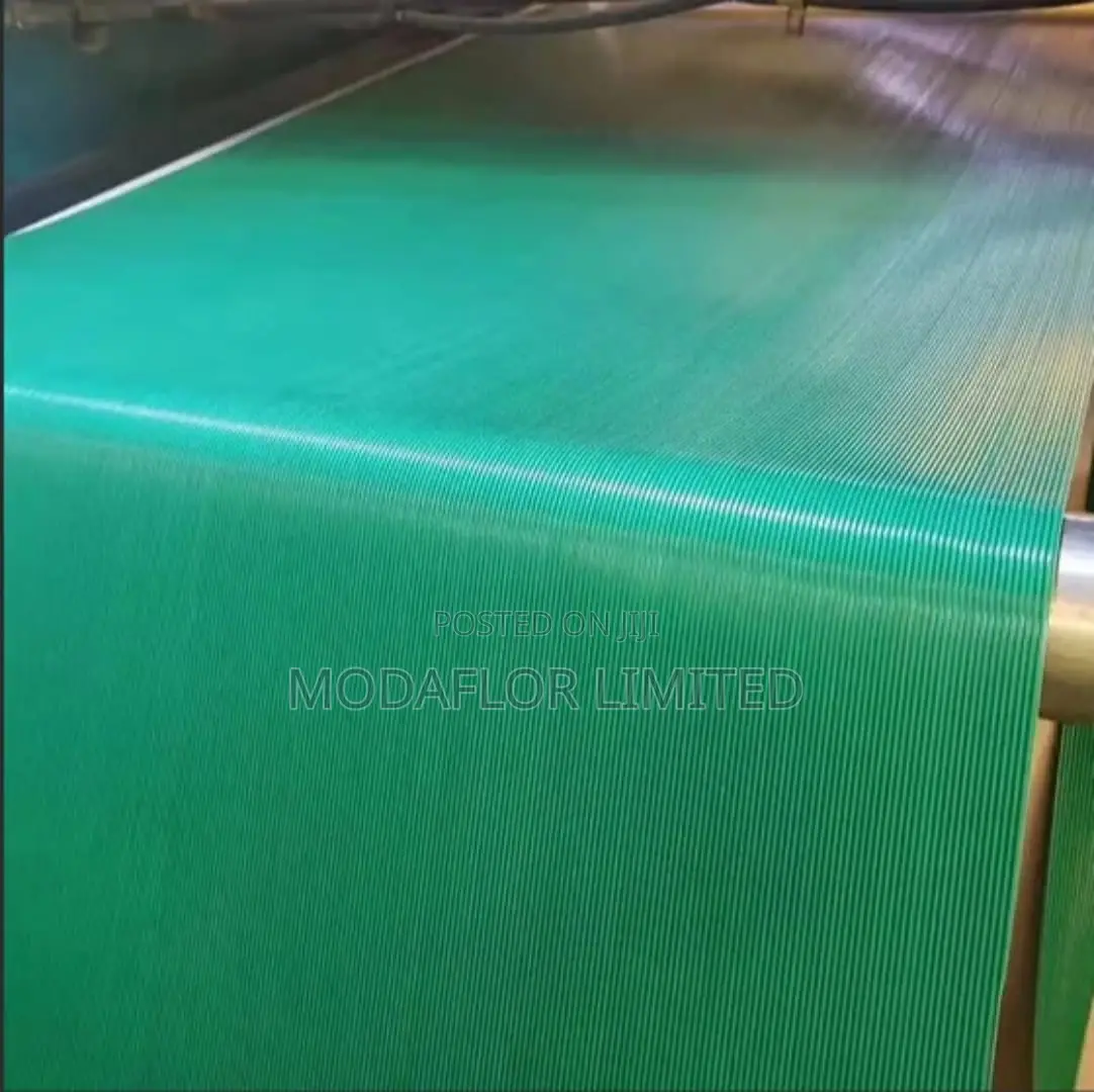 Long-Lasting Ribbed Non-Slip Floor Mat