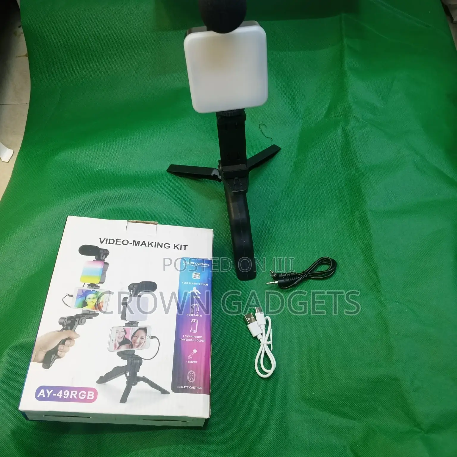 Ay-49 RGB Video Making Kit for Smartphones With Led Microphone
