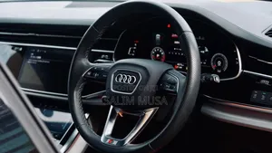 Audi Q8 2021 Black