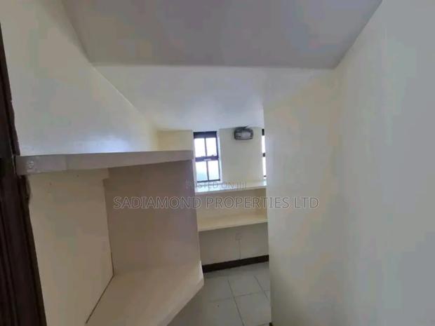 5bdrm Mansion in Runda for rent - thumbnail 8