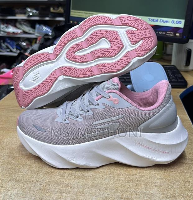 Ladies Gym / Running Trainers Size 36-40 ( Laceless /Laced )