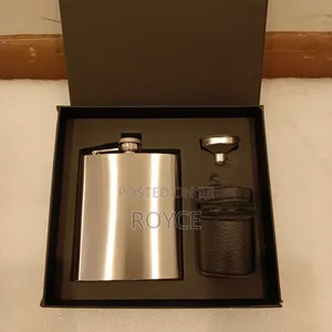 Whiskey Flask Set With 4 Tumblers