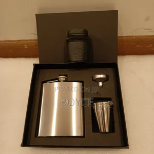 Whiskey Flask Set With 4 Tumblers