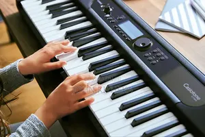 Casio Casiotone Ct-S400 61-Key Portable Keyboard - Excellent Condition