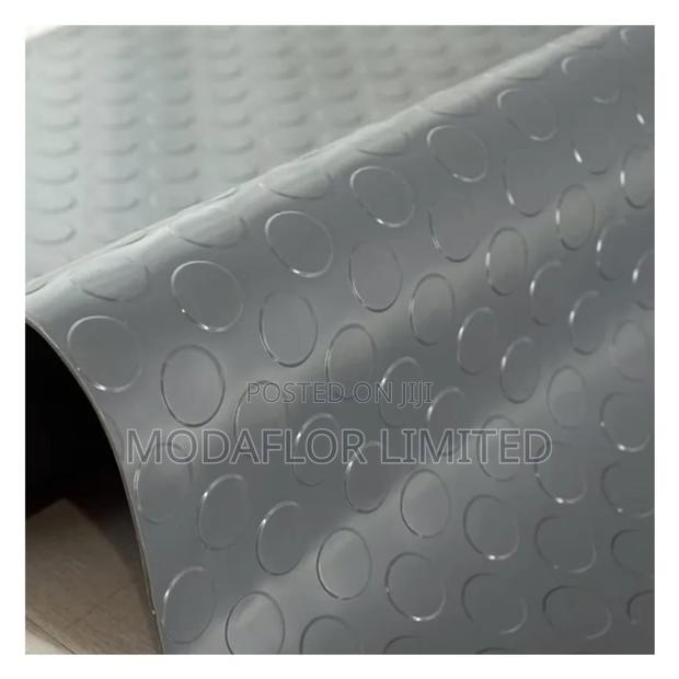 Strong Coin Rubber Floor Protector - main view