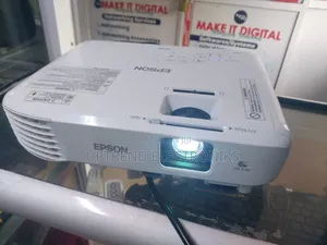Epson Eb-S05 Projector – Big Picture, Small Price!