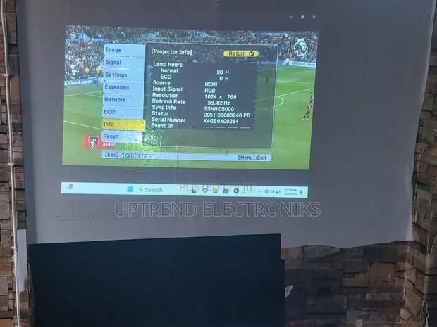 Epson Eb-S05 Projector – Reliable, Bright, Portable! - thumbnail 2