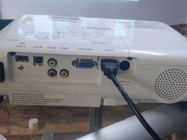 Epson Eb-S05 Projector – Your Everyday Entertainment Work Partner! - thumbnail 2