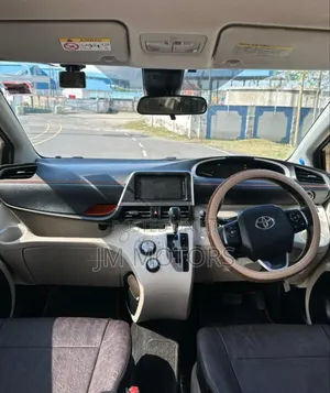 Toyota Sienta 2018 Brown