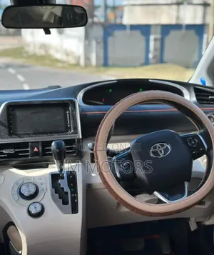 Toyota Sienta 2018 Brown