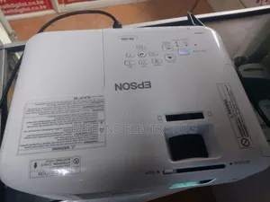 Epson Eb-S05 Projector – 3,200 Lumens of Stunning Brightness!