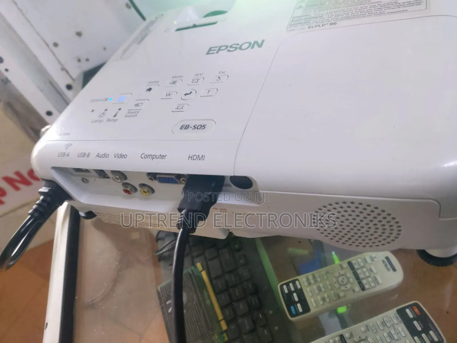 Epson Eb-S05 Projector – Big Screen Fun Anywhere!