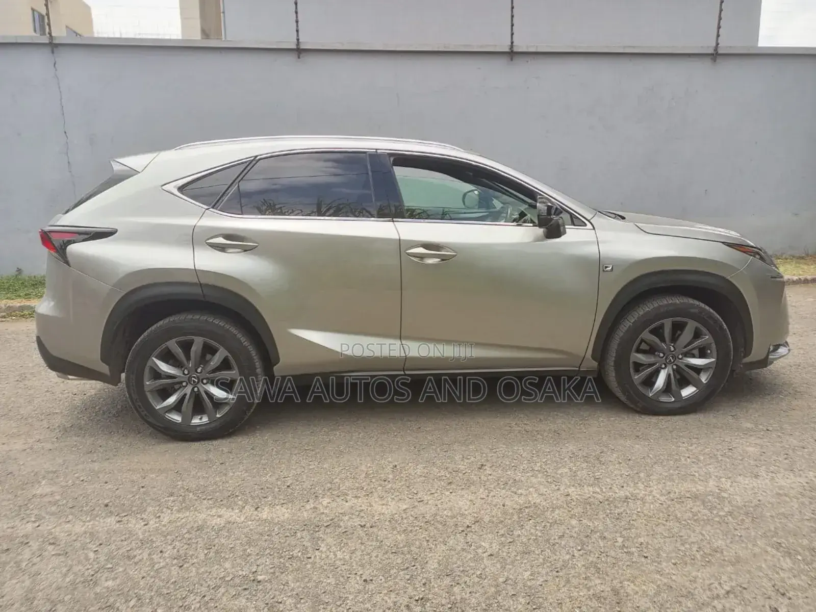Lexus NX 2017 Gold