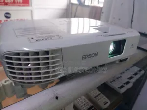 Epson Eb-S05 Projector – Bright, Crisp, Colorful!