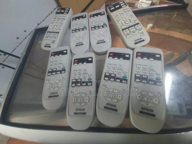 Ultra-Responsive Projector Remote - main view