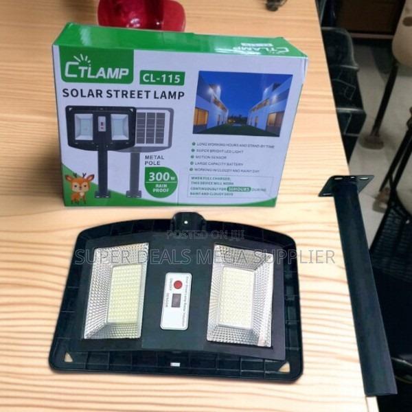 Ctlamp 300w Solar Street Light With Inbuilt Li-Ion Battery and Sensor