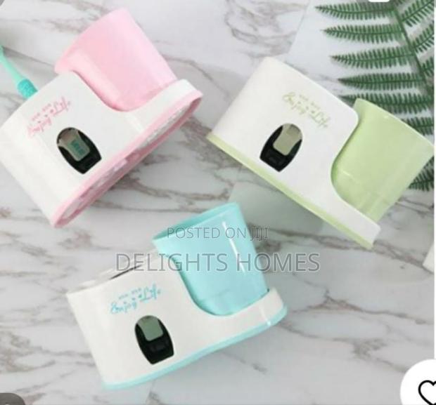 Toothbrush Holder With Toothpaste Dispenser_alp
