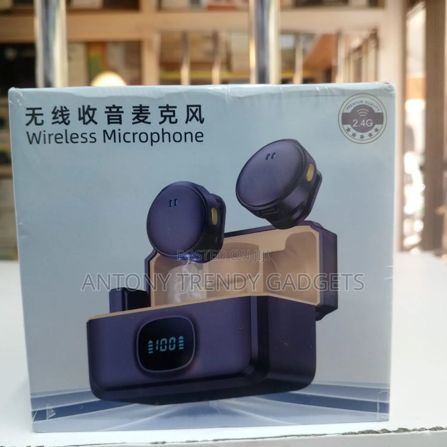 Q8 Wireless Lavalier Mic For Smartphones & Live Recording