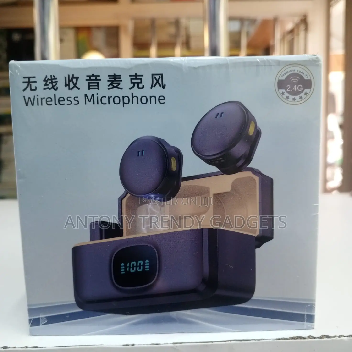 Q8 Wireless Lavalier Mic For Smartphones & Live Recording